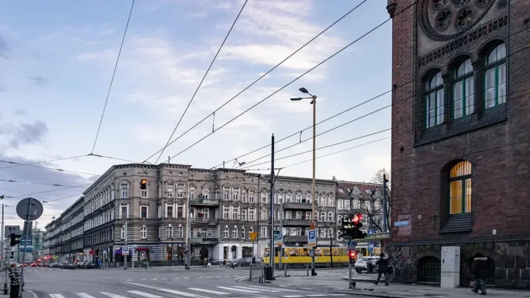 Karta turysty w Warszawie - bilety, zniżki i opłacalność